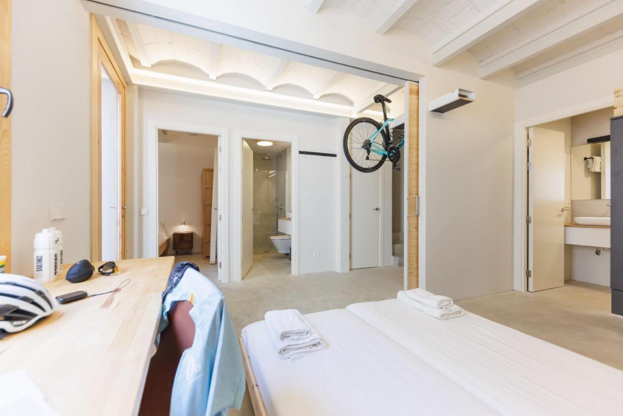 Bravissimo Canigo, Spacious And With Large Terrace Girona Bagian luar foto