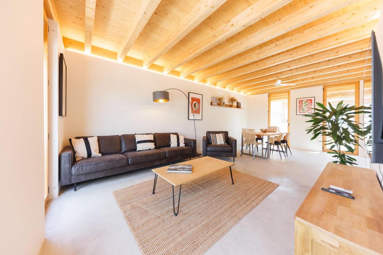 Bravissimo Canigo, Spacious And With Large Terrace Girona Bagian luar foto