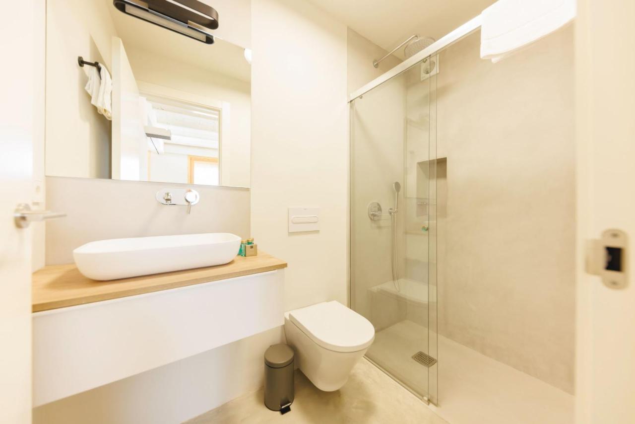 Bravissimo Canigo, Spacious And With Large Terrace Girona Bagian luar foto