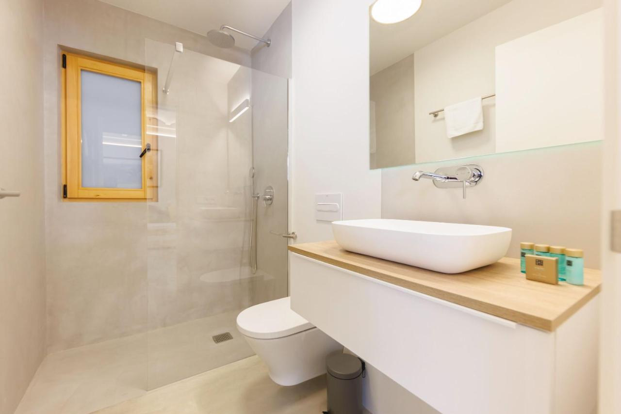 Bravissimo Canigo, Spacious And With Large Terrace Girona Bagian luar foto