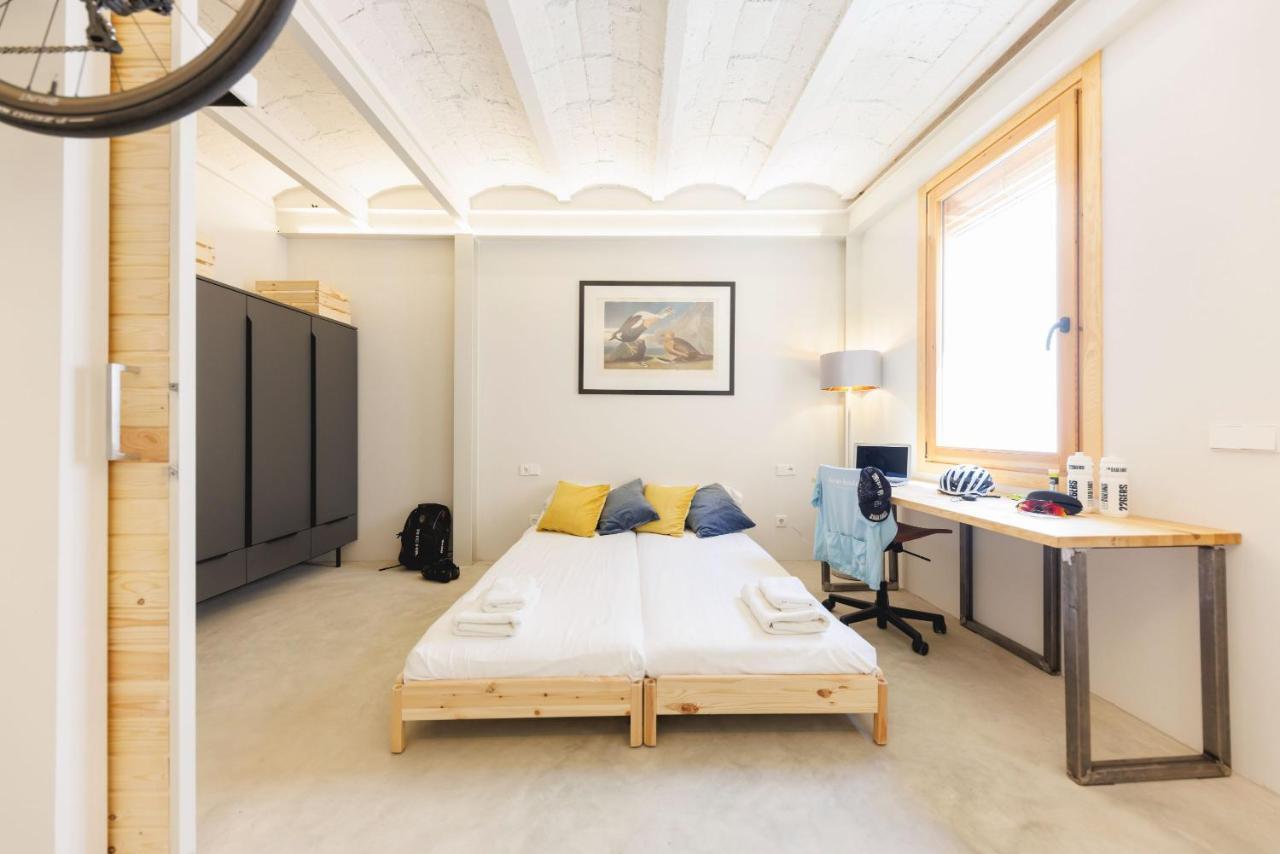 Bravissimo Canigo, Spacious And With Large Terrace Girona Bagian luar foto