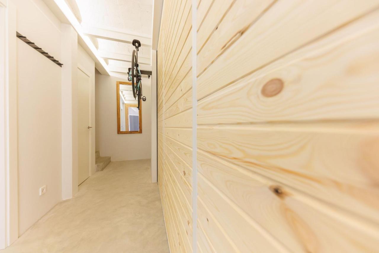 Bravissimo Canigo, Spacious And With Large Terrace Girona Bagian luar foto
