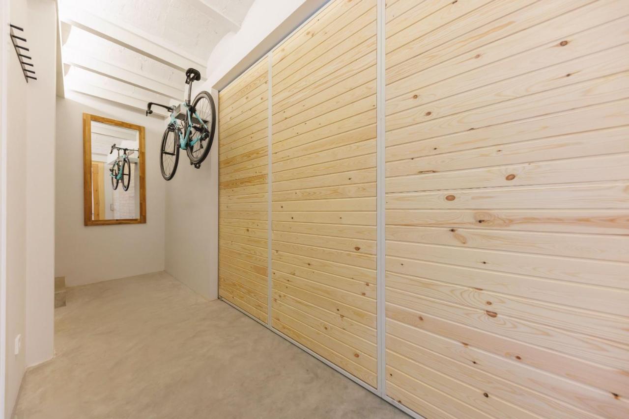 Bravissimo Canigo, Spacious And With Large Terrace Girona Bagian luar foto