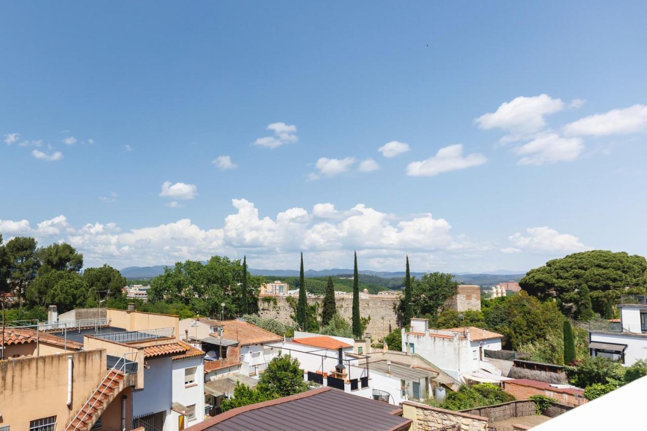 Bravissimo Canigo, Spacious And With Large Terrace Girona Bagian luar foto